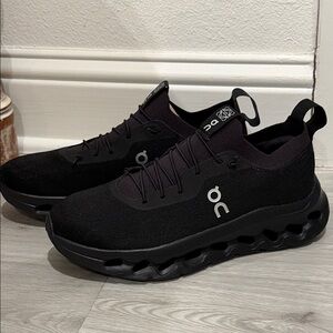 On Running Men's Black Sneakers